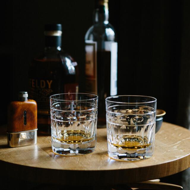 In this photo Cumbria Whiskyglas Helvellyn Double Old Tumbler Mood4Whisky