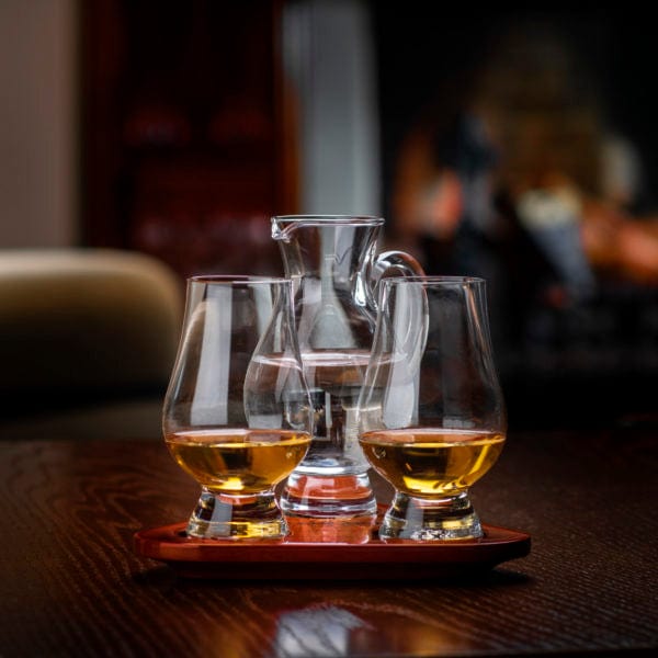 In this photo Glencairn Flight Tray Set Mood4Whisky