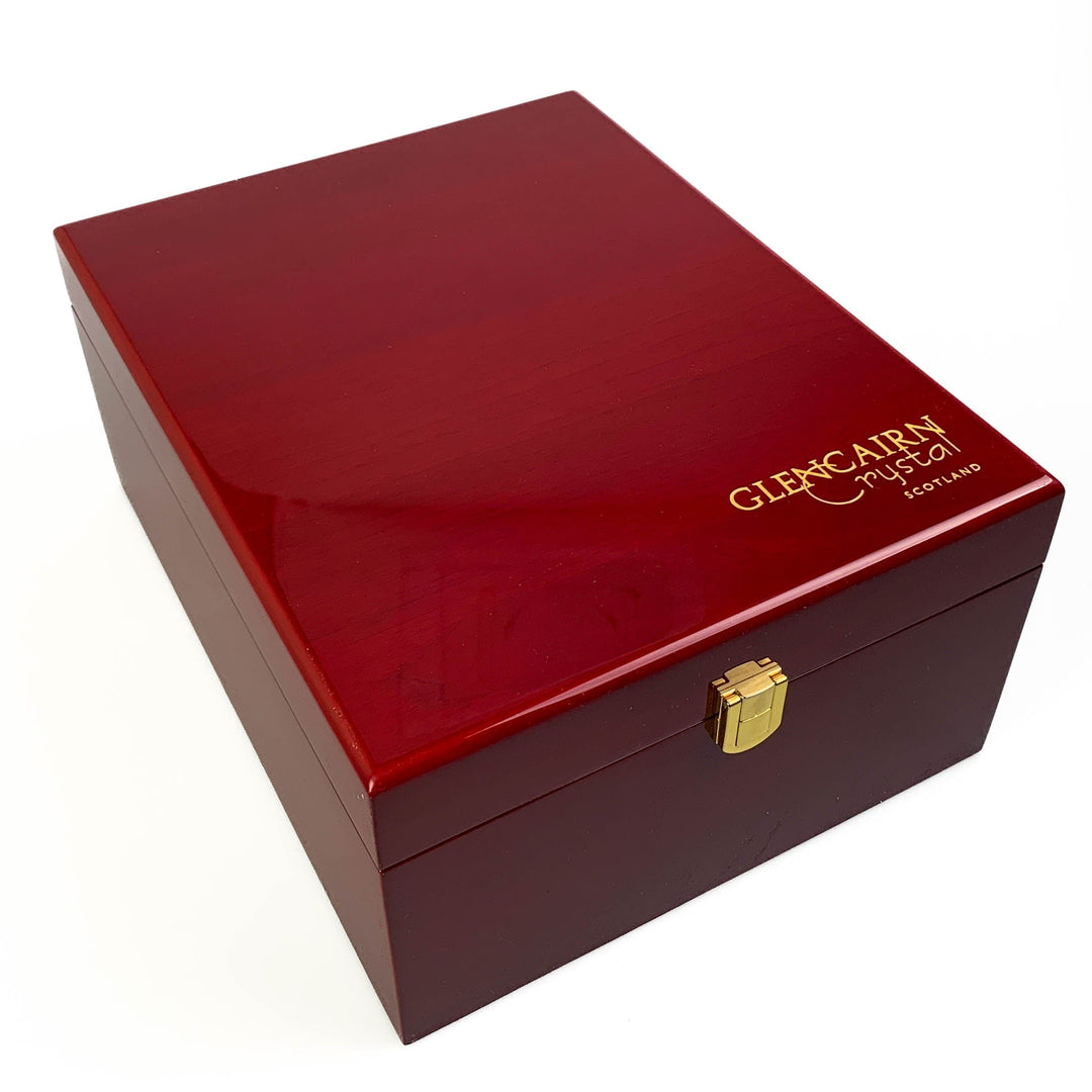 In this photo Glencairn Skye Premium Whisky Decanter Gift Set Mood4Whisky