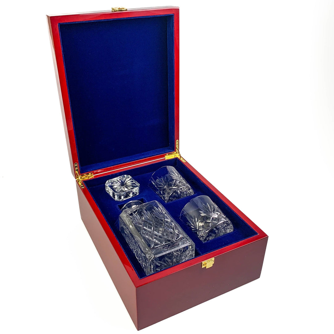 In this photo Glencairn Skye Premium Whisky Decanter Gift Set Mood4Whisky