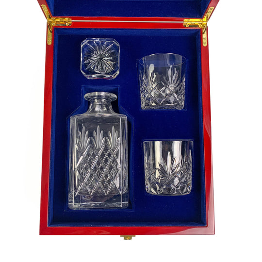 In this photo Glencairn Skye Premium Whisky Decanter Gift Set Mood4Whisky