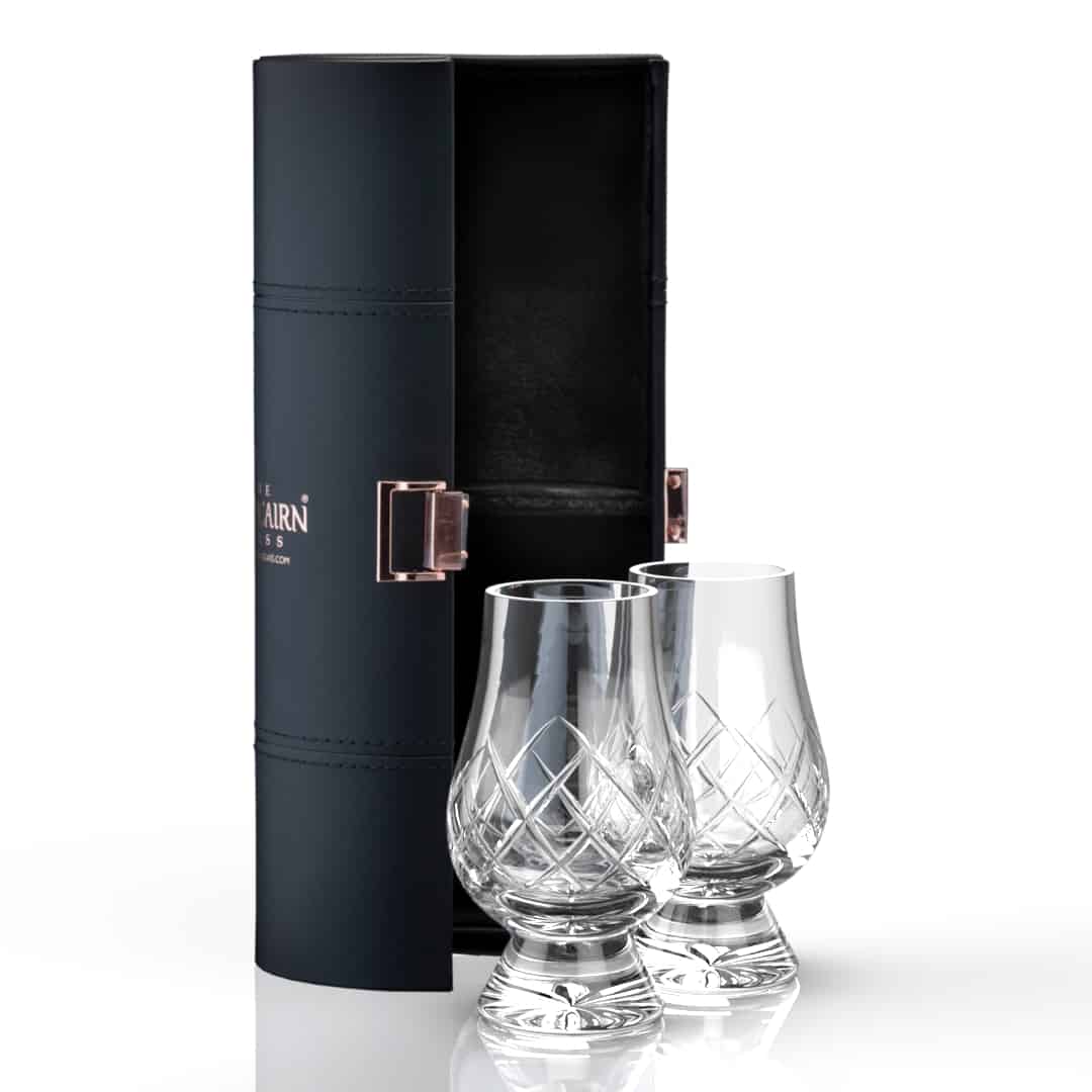 In this photo Glencairn Travelset with 2 Cut Glasses Mood4Whisky