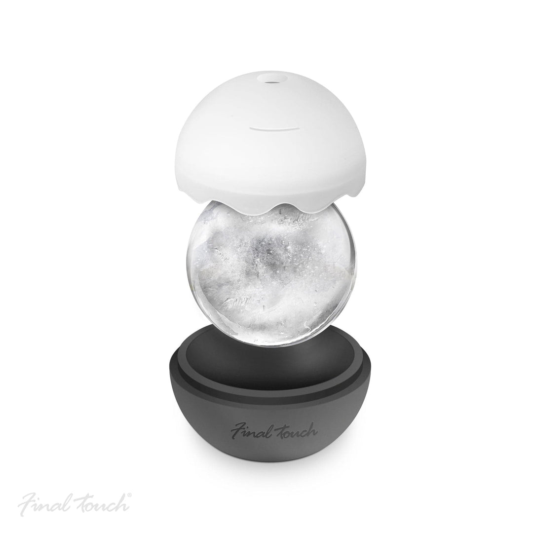 In this photo Ice Ball Moulds set of 2 - Final Touch Mood4whisky
