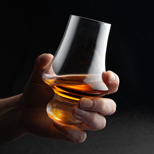 In this photo Whiskey Glass Flight Tasting set - 3 tasting glasses and wood levitation stand - Final Touch Mood4whisky