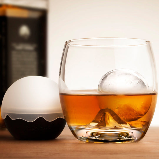In this photo Whiskey Rock Glass with Ice Ball Mould - 236ml - Original Products Mood4whisky