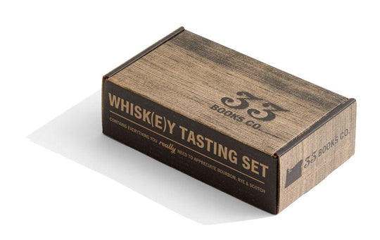In this photo Whiskey Tasting Gift Set - 33 Books US Mood4whisky