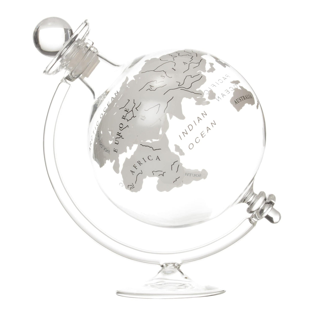 In this photo Whisky Decanter Globe - 750ml - Hand Blown - Original Products Mood4whisky