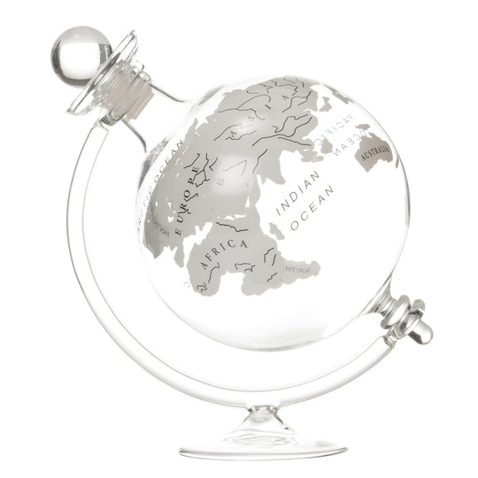 In this photo Whisky Decanter Globe - 750ml - Hand Blown - Original Products Mood4whisky