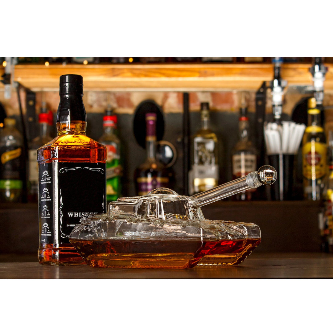 In this photo Whisky Decanter Tank - 1000ml - Hand Blown - Original Products Mood4whisky