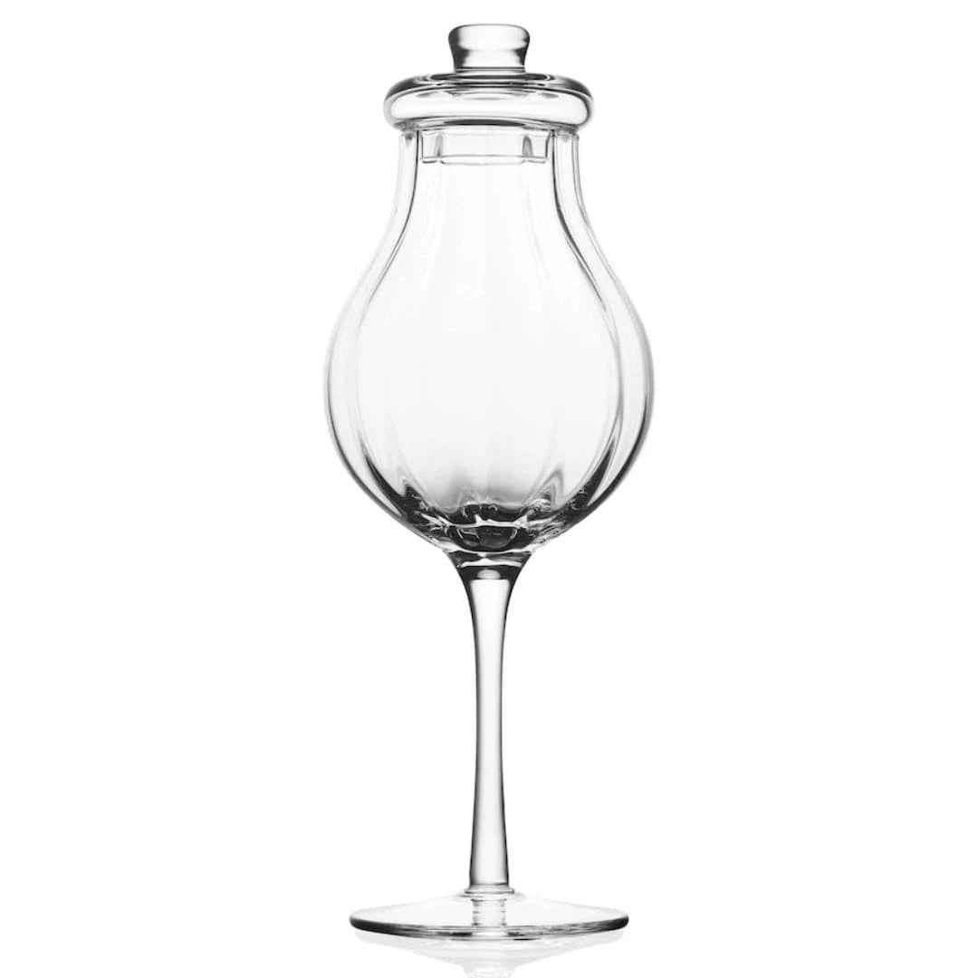 In this photo Whisky Glass G610 – 200 ml – with Lid – Hand-Blown – Amber Glass Mood4whisky