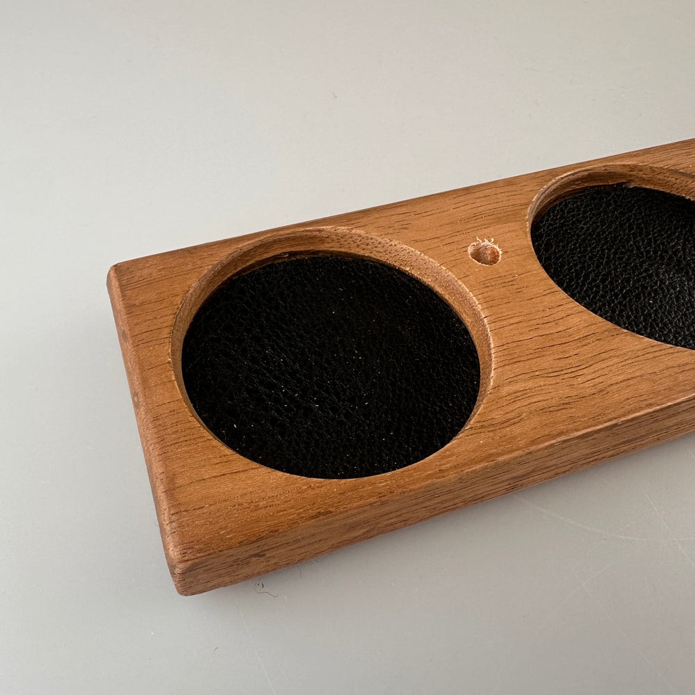 In this photo Whisky glass holder for 6 glasses (glassware not included) - Handmade - E.W.B. Belgium Mood4Whisky