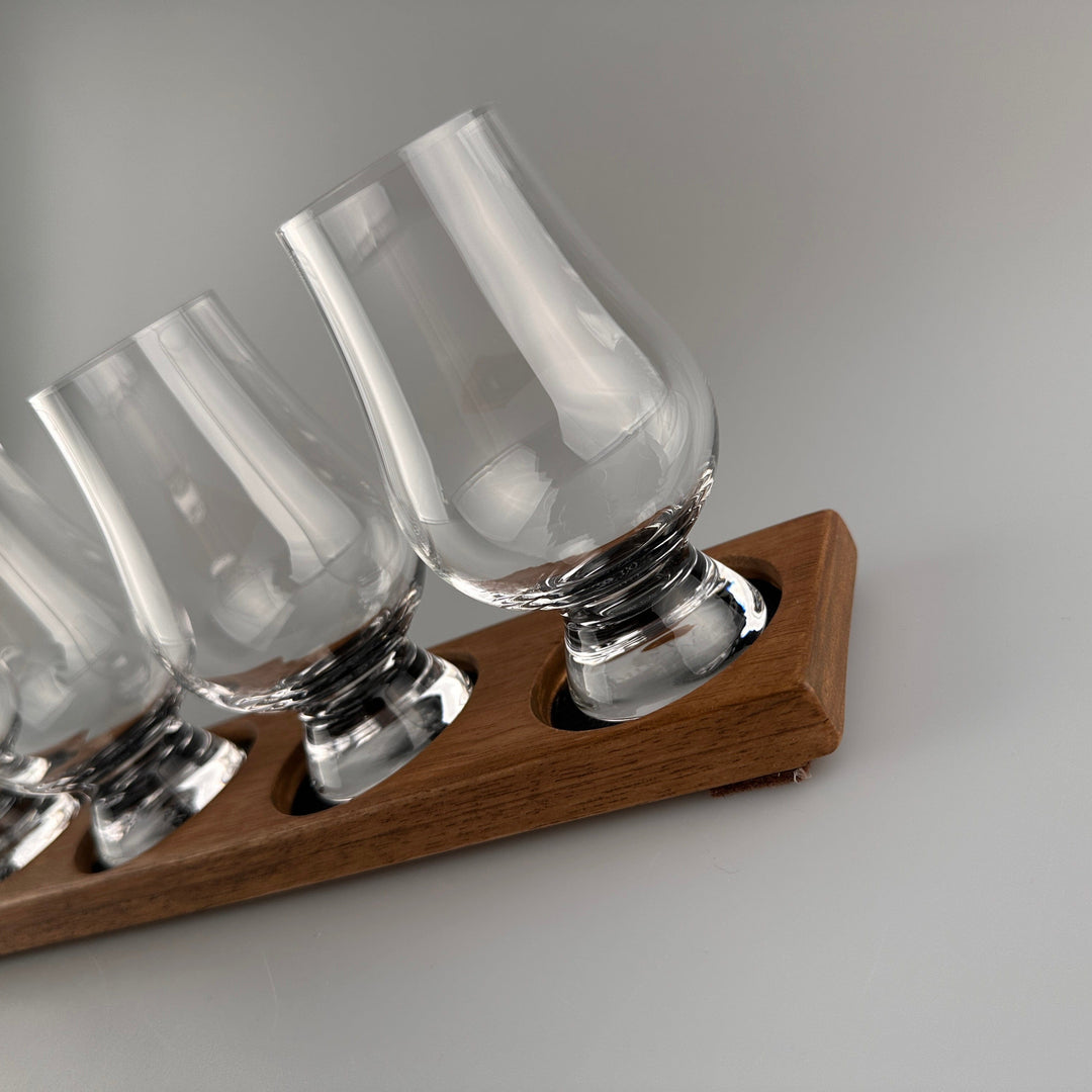 In this photo Whisky glass holder with glassware - Handmade - E.W.B. Belgium Mood4Whisky