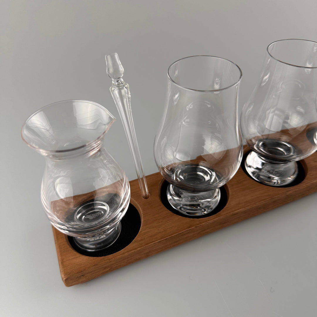 In this photo Whisky glass holder with glassware - Handmade - E.W.B. Belgium Mood4Whisky