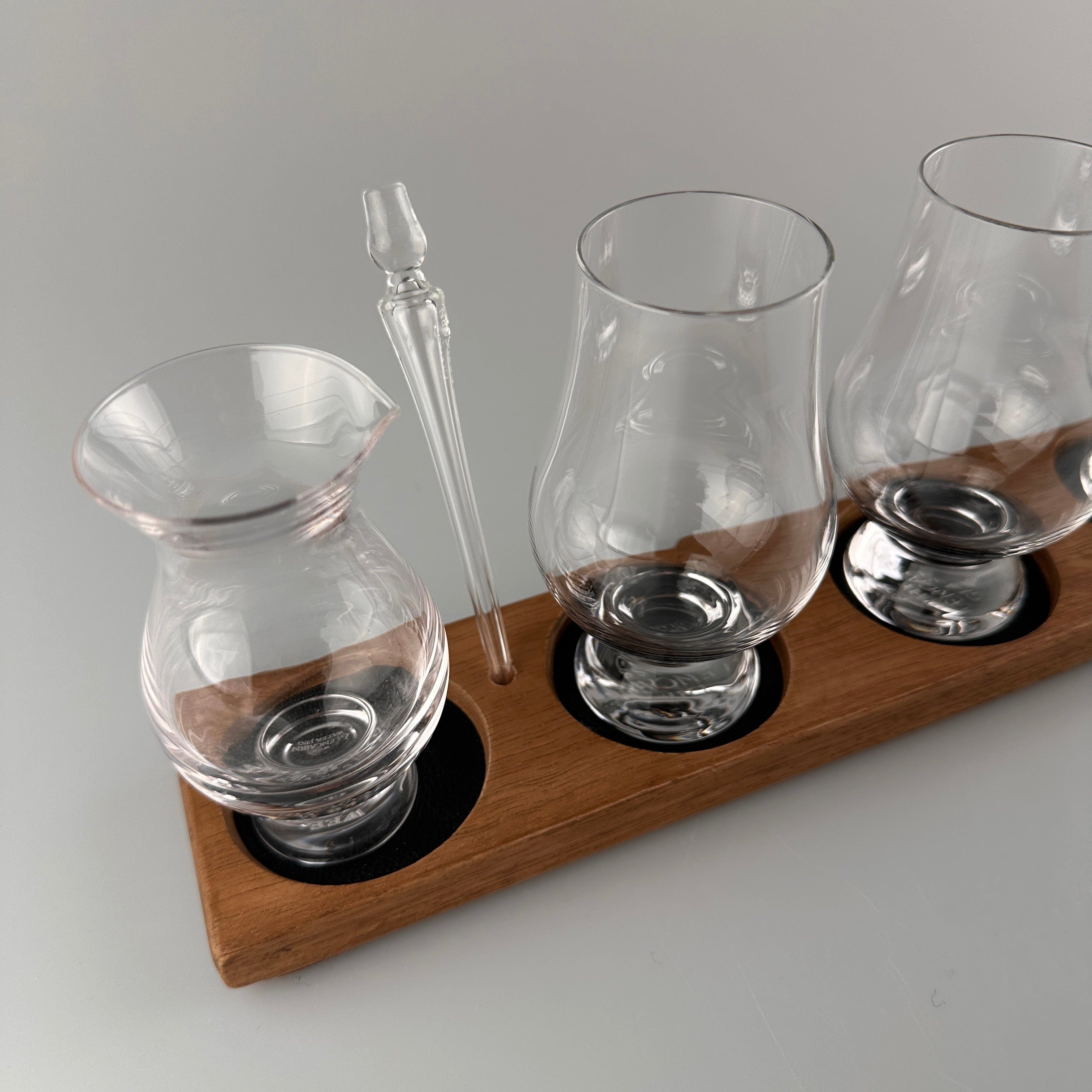 In this photo Whisky glass holder with glassware - Handmade - E.W.B. Belgium Mood4Whisky