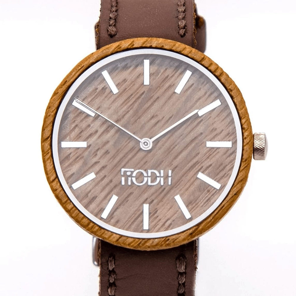 In this photo Whiskywatch Brown Leather | Handmade in Scotland Mood4Whisky