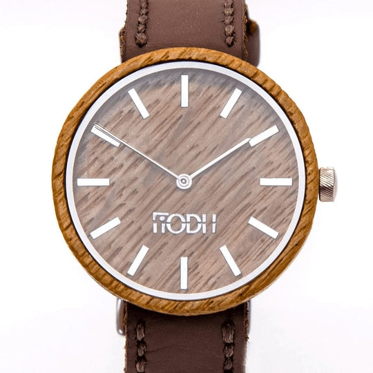 In this photo Whiskywatch Brown Leather | Handmade in Scotland Mood4Whisky