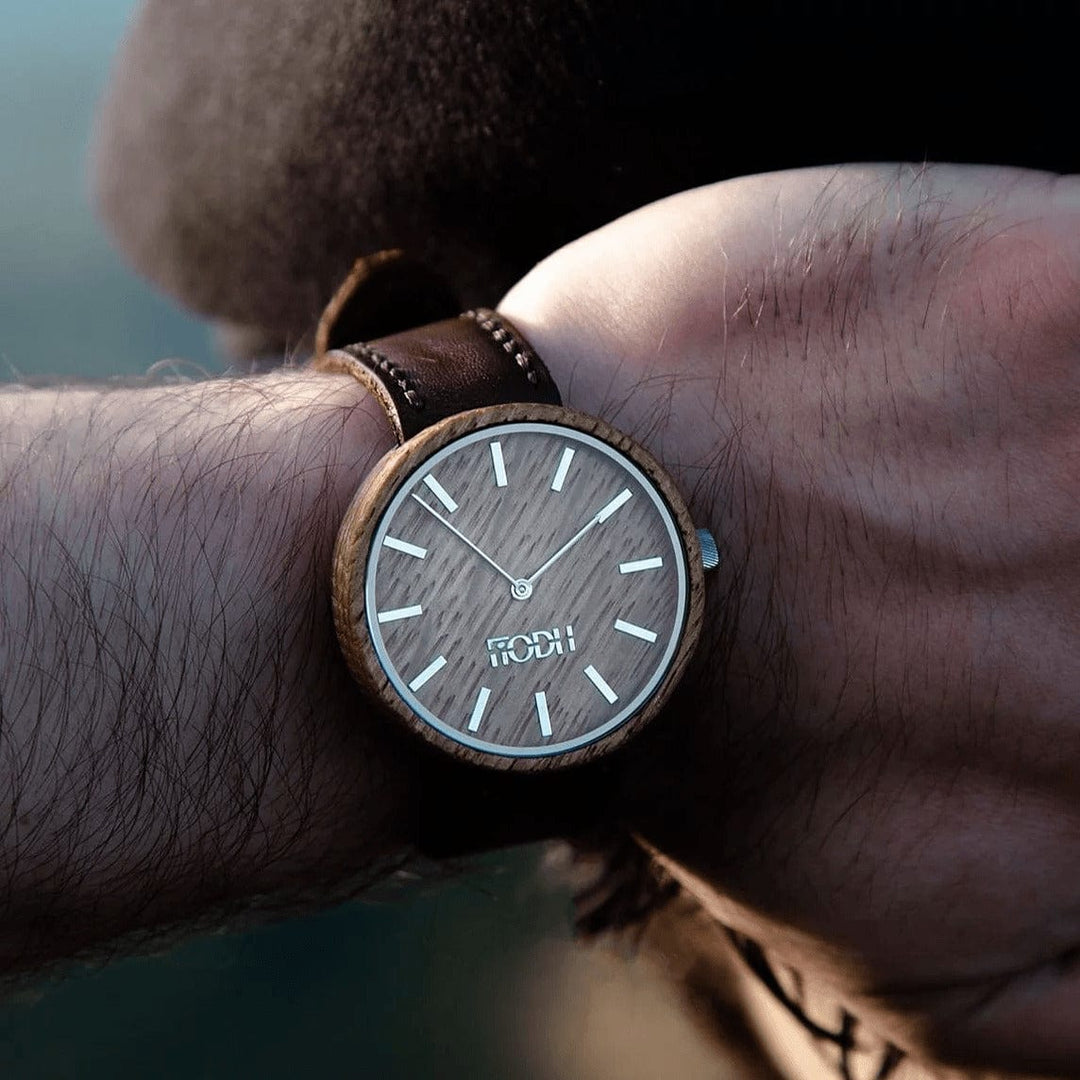 In this photo Whiskywatch Brown Leather | Handmade in Scotland Mood4Whisky