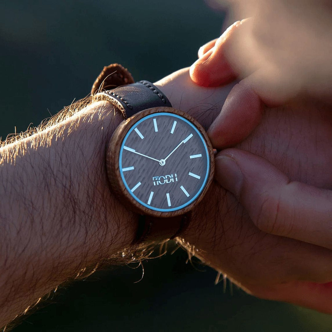 In this photo Whiskywatch Brown Leather | Handmade in Scotland Mood4Whisky