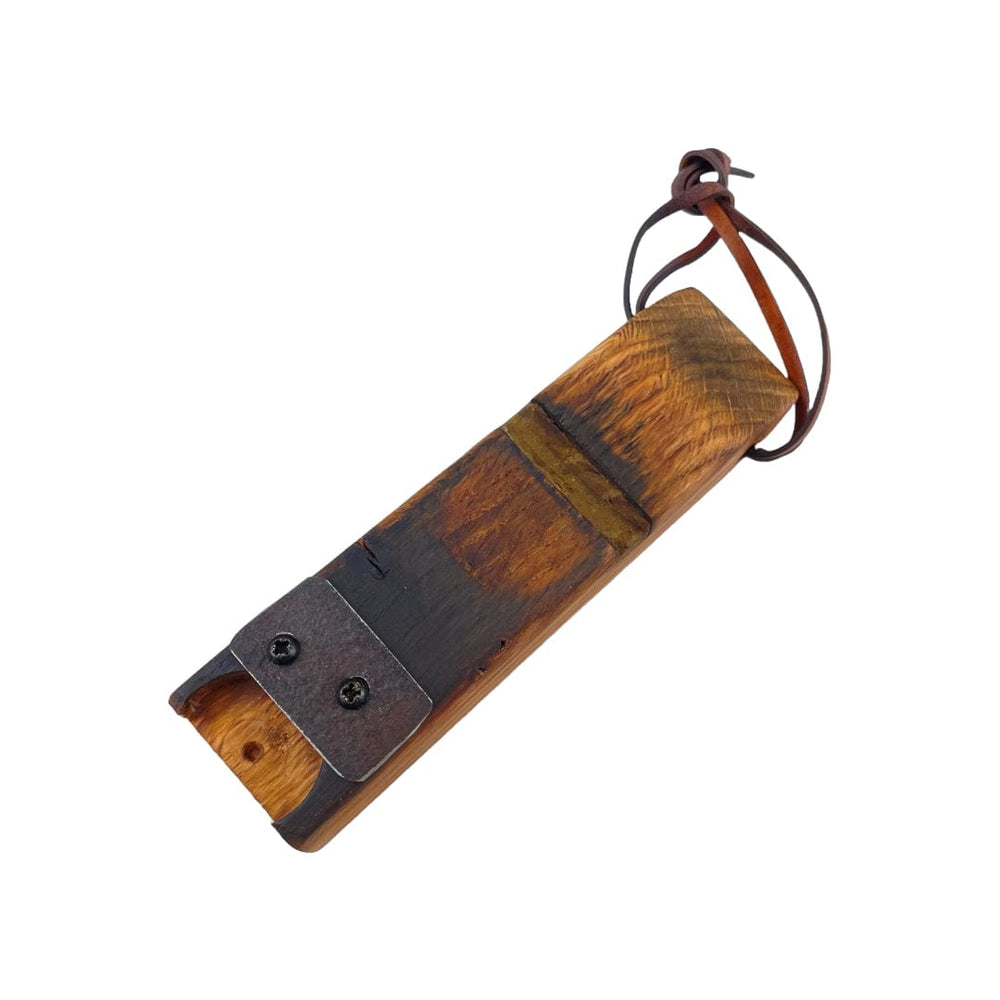 In this photo Flessenopener van oude whiskyvaten - Handgemaakt - Darach Scotland MoodCompanyNL