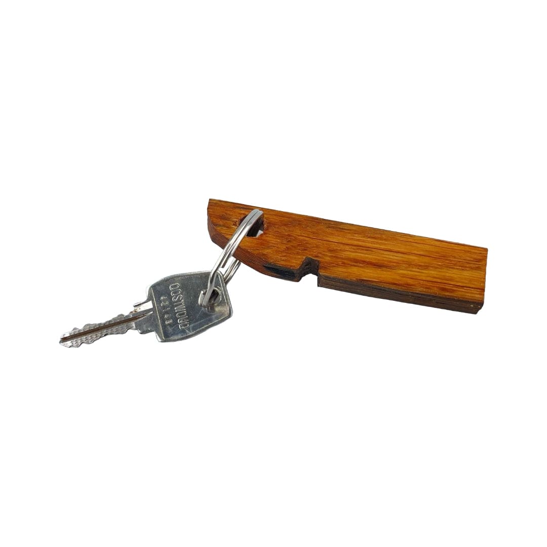 In this photo Sleutelhanger van oude whiskyvaten - Handgemaakt - Darach Scotland MoodCompanyNL
