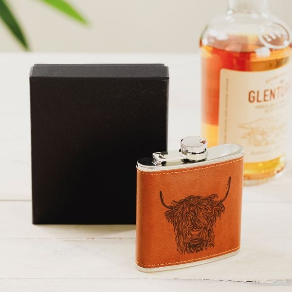 Selbrae House – Hip Flask – Leather – Highland Cow Design - Mood4whisky