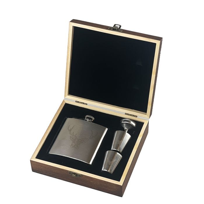 Selbrae House – Hip Flask Set – Metal Engraved – Stag Design - Mood4whisky